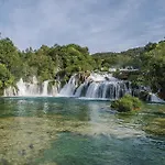 Amazing Home In Donje Polje Jadrtovac