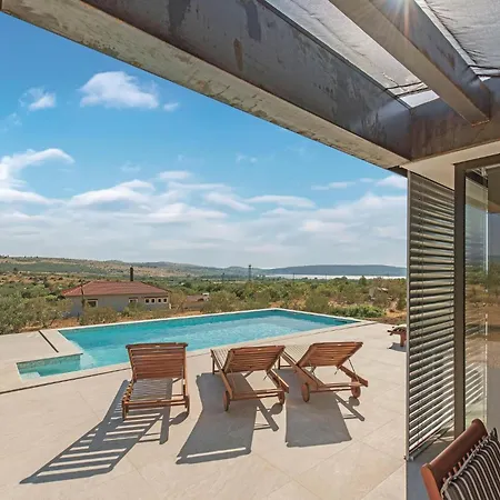 Cozy Home In Donje Polje With Wifi