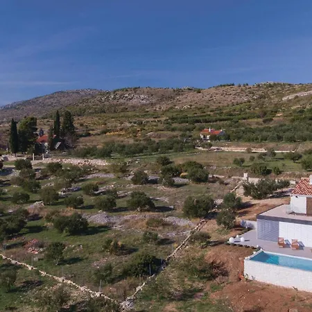 Semesterbostad Cozy Home In Donje Polje With Wifi