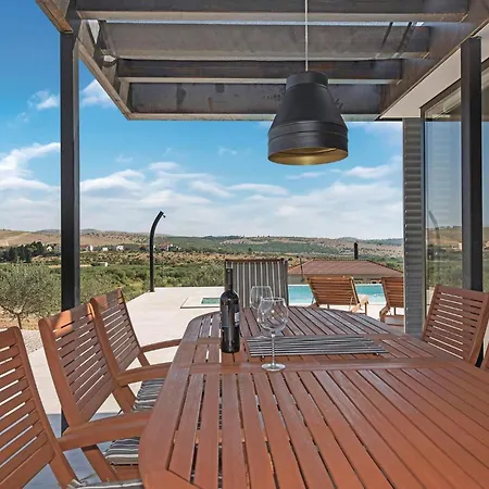 Semesterbostad Cozy Home In Donje Polje With Wifi *