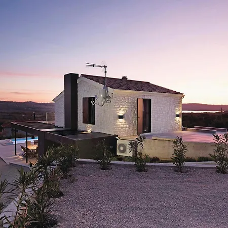 Cozy Home In Donje Polje With Wifi *