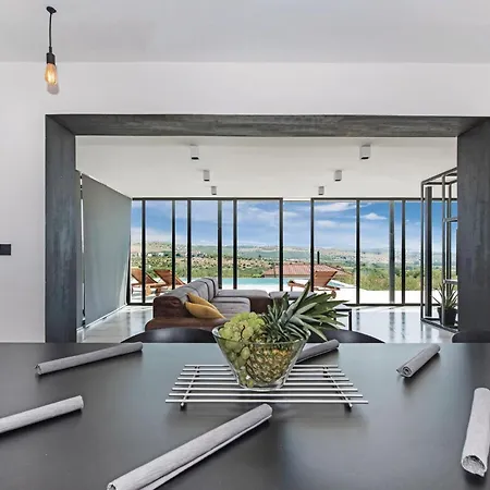 Semesterbostad Cozy Home In Donje Polje With Wifi *