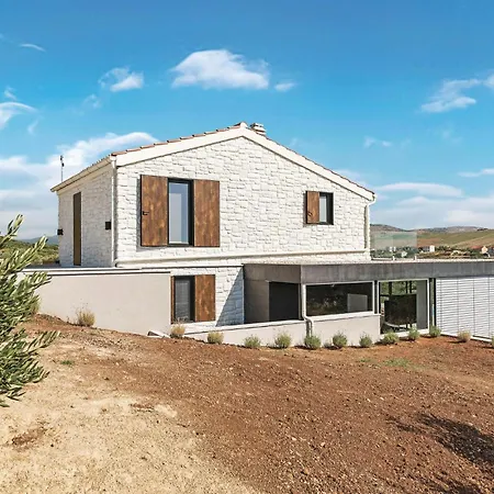 Amazing Home In Donje Polje Ferienhaus