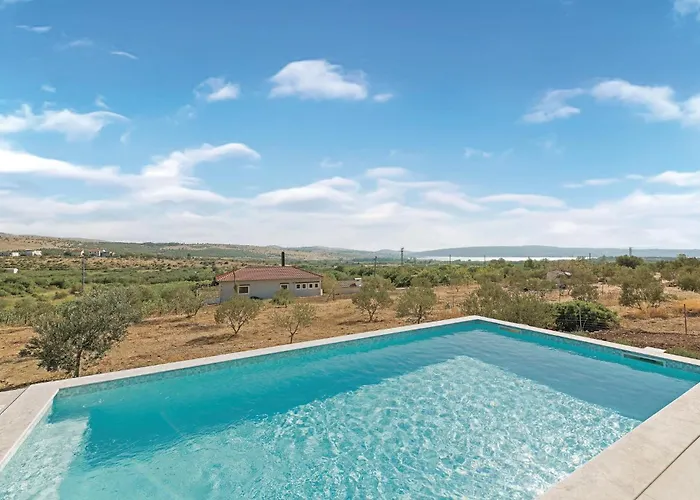 Cozy In Donje Polje With Wifi Jadrtovac